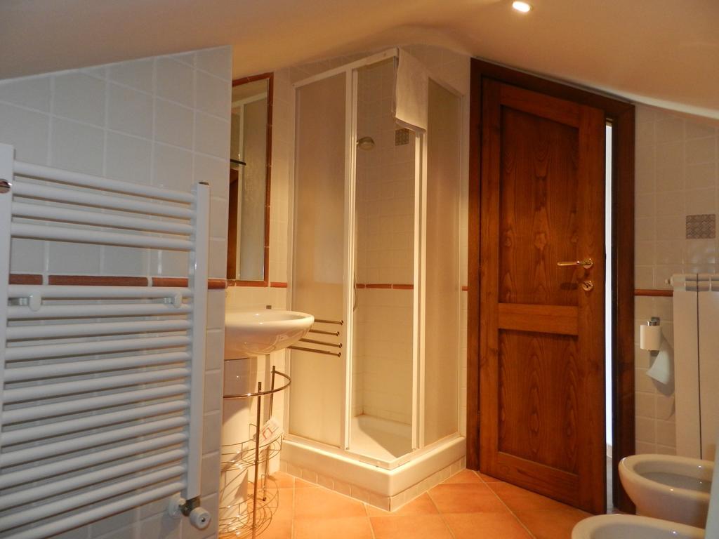 La Casa Di Pietra Bed & Breakfast Fonte Nuova Room photo